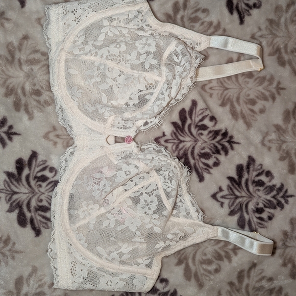 Victoria's Secret Elegant Lace Underwire Bra - Cream 36DDD - Picture 6 of 7